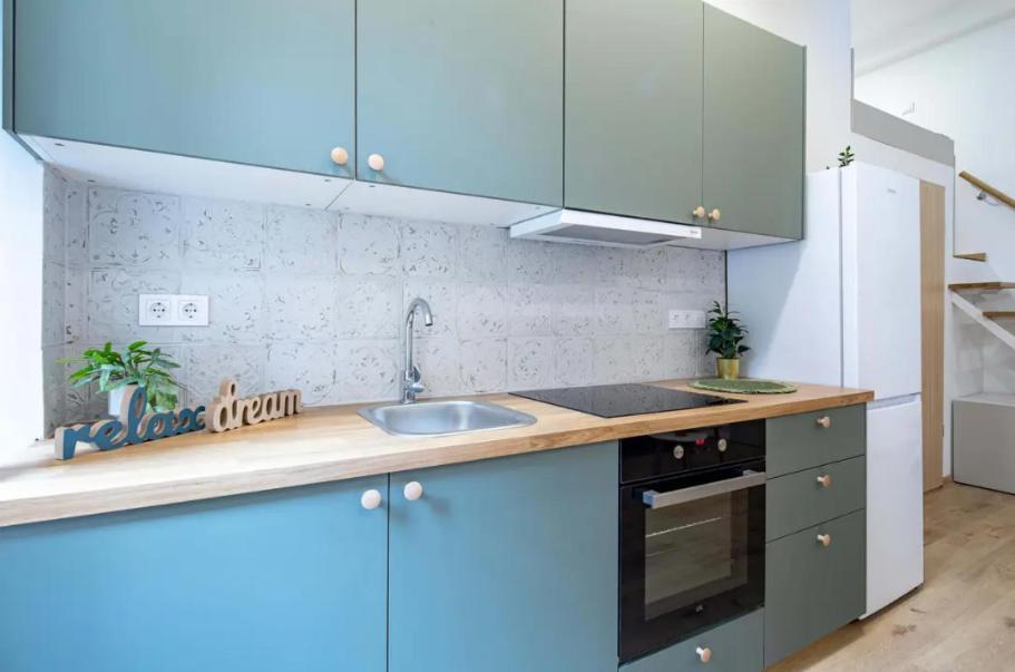 Apartment Cityscape Budget Jozsef Boulevard