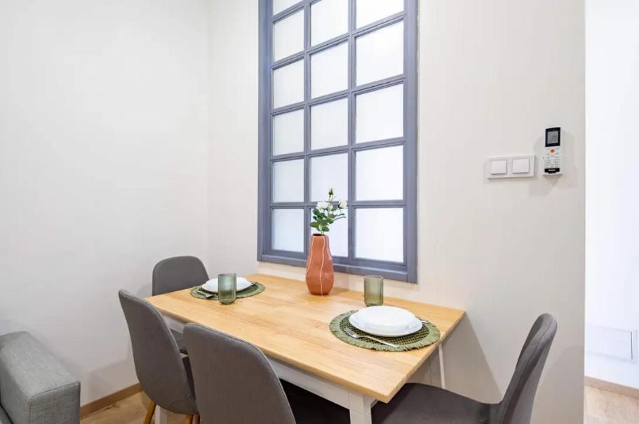Apartment Cityscape Budget Jozsef Boulevard